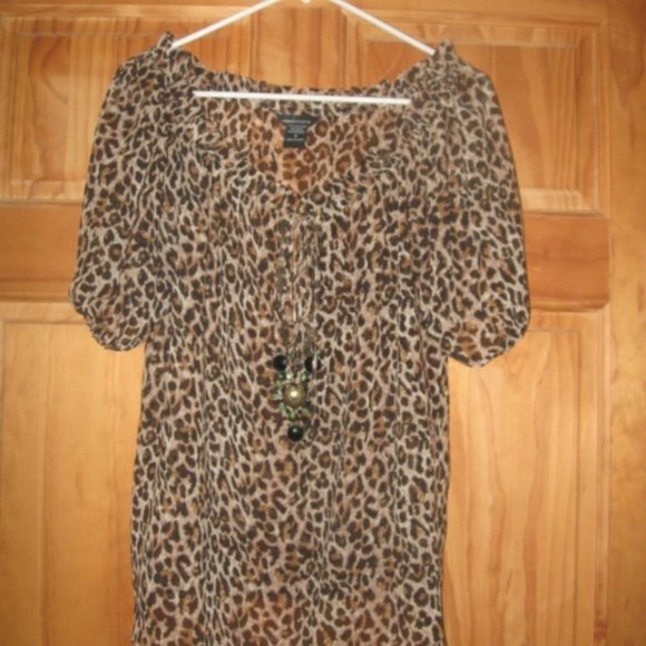 Moda Tops - Moda International Leopard Shear Top with Design on Front